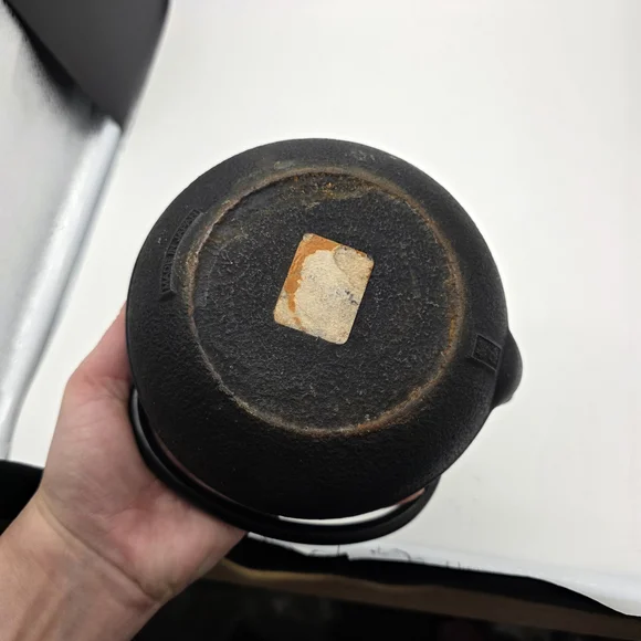 Cast Iron Japanese-Style Teapot - Black - Picture 5 of 6